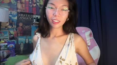 Snapshot of xmonica_cummerx chatting on July 8, 9:47 am Sweet Monica online show from July 8, 9:47 am