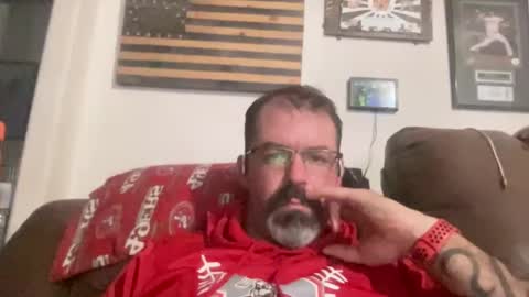 Snapshot of xmountainx chatting on December 2, 8:41 am Mountain online show from December 2, 8:41 am