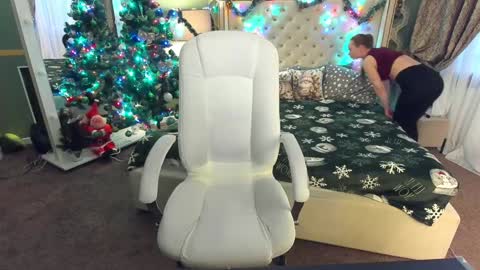 Snapshot of xo_monica chatting on December 10, 12:49 pm Monica online show from December 10, 12:49 pm