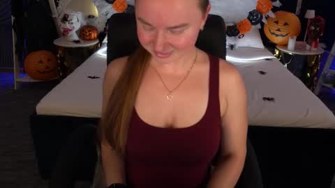 Snapshot of xo_monica chatting on November 1, 1:24 pm Monica online show from November 1, 1:24 pm