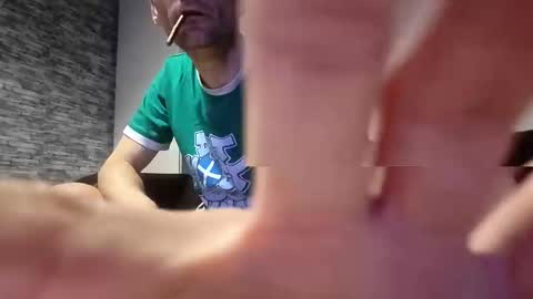 Snapshot of xo_smurf_xo chatting on December 25, 11:33 am Just Smurf online show from December 25, 11:33 am