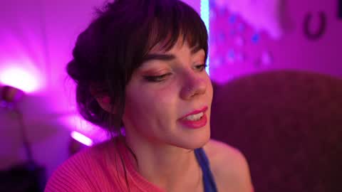 Bella Bondai online show from December 17, 12:00 pm