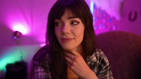 Bella Bondai online show from December 19, 3:07 am