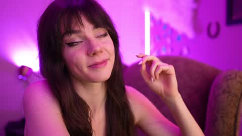 Bella Bondai online show from January 3, 3:27 am