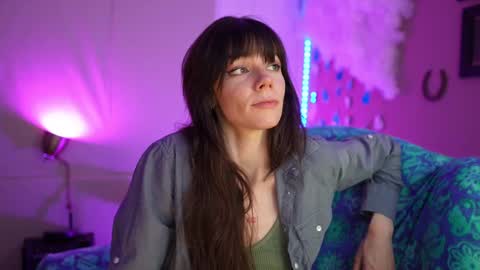 Bella Bondai online show from February 25, 2:00 pm