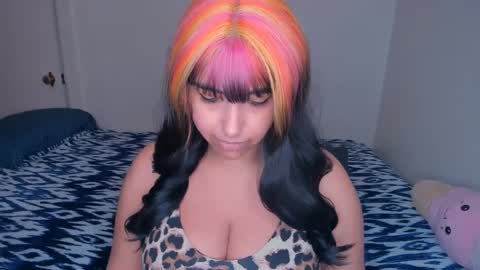 Snapshot of xocurvyrae chatting on February 18, 10:58 pm Rae online show from February 18, 10:58 pm