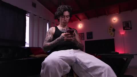   online show from October 24, 8:05 pm