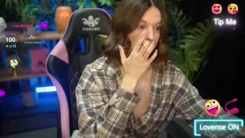 Snapshot of xoxo_molly chatting on November 27, 8:44 pm xoxo_molly online show from November 27, 8:44 pm