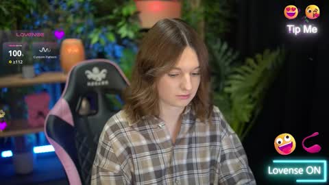 Snapshot of xoxo_molly chatting on November 30, 10:03 pm xoxo_molly online show from November 30, 10:03 pm