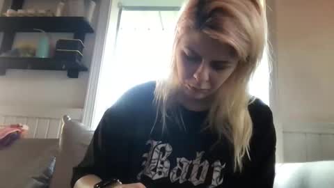 Snapshot of xoxovicbaby chatting on December 15, 10:47 pm gdamnv online show from December 15, 10:47 pm