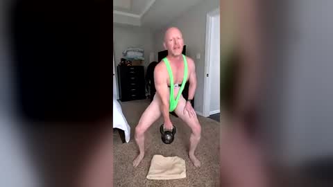 Snapshot of xpqarrum chatting on August 8, 3:25 pm xpqarrum online show from August 8, 3:25 pm