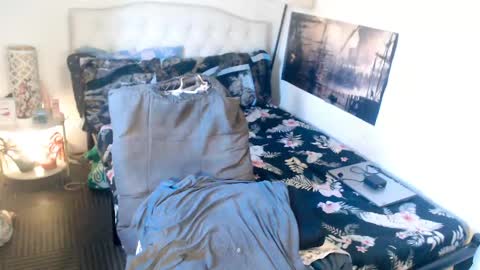 Snapshot of xqueenyasiandomcumx chatting on April 15, 10:54 pm address me as QUEEN NINA A Little Bit of ANGELIC FACE with a Wild Demonic Side online show from April 15, 10:54 pm