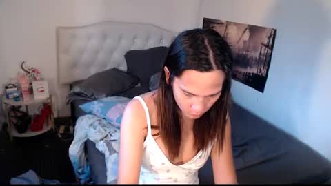Snapshot of xqueenyasiandomcumx chatting on June 21, 10:01 pm address me as QUEEN NINA A Little Bit of ANGELIC FACE with a Wild Demonic Side online show from June 21, 10:01 pm