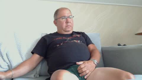 Snapshot of xrap chatting on August 2, 6:28 pm xrap online show from August 2, 6:28 pm