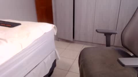 spykeXtee online show from February 9, 6:43 am