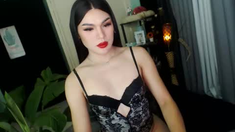Snapshot of xsundaesweetx chatting on June 1, 9:05 pm Sundae online show from June 1, 9:05 pm