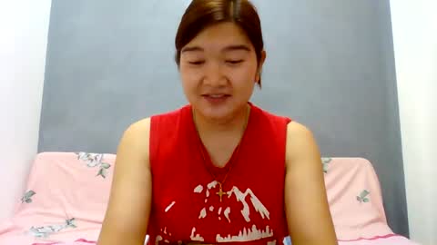 Snapshot of xsweetiemajax chatting on December 4, 1:48 am HI IM PAULINE online show from December 4, 1:48 am