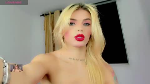 Snapshot of xthesexyboyx chatting on June 10, 4:34 am Femboy Exotic online show from June 10, 4:34 am