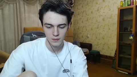 traqqq online show from December 16, 11:39 pm