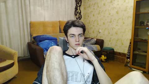 traqqq online show from December 22, 7:52 pm