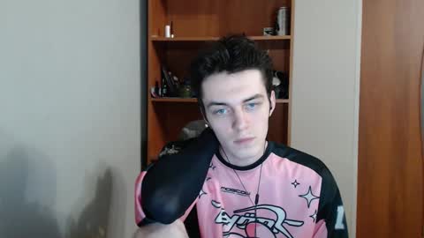 traqqq online show from September 25, 9:07 pm