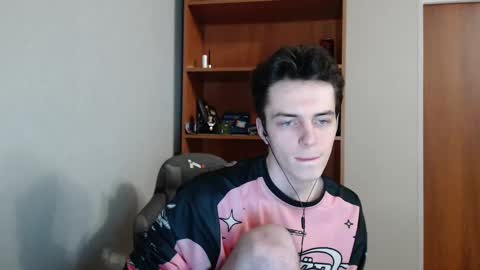 traqqq online show from October 2, 9:00 pm