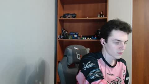 traqqq online show from October 6, 9:23 pm