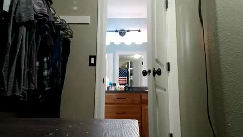 Snapshot of xtreme1970 chatting on March 10, 4:28 am Xtreme online show from March 10, 4:28 am