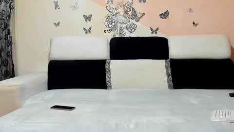 Snapshot of xveryhotcouple chatting on November 30, 5:44 am xveryhotcouple online show from November 30, 5:44 am