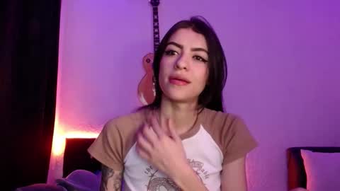 Snapshot of xx_johnson_xx chatting on October 15, 8:58 am VALE online show from October 15, 8:58 am