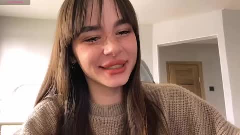 Snapshot of xx_lily chatting on May 5, 11:29 am Lily online show from May 5, 11:29 am