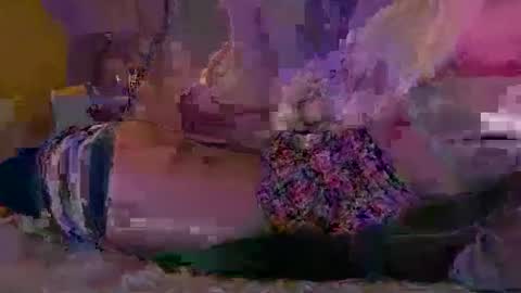 Snapshot of xx_lily_xx2 chatting on April 12, 10:37 pm Lily online show from April 12, 10:37 pm