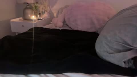 Snapshot of xx_lily_xx2 chatting on May 16, 7:56 pm Lily online show from May 16, 7:56 pm