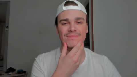 Snapshot of xx_raul_xx_ chatting on March 21, 5:12 am raul online show from March 21, 5:12 am