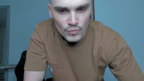 Snapshot of xx_raul_xx_ chatting on April 5, 7:44 pm raul online show from April 5, 7:44 pm