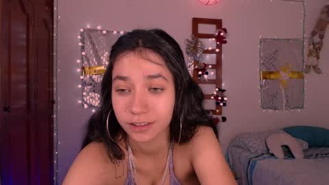 Snapshot of xx_x_mg chatting on December 10, 1:33 pm Jacky online show from December 10, 1:33 pm