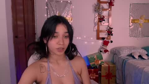 Snapshot of xx_x_mg chatting on December 10, 7:32 pm Jacky online show from December 10, 7:32 pm