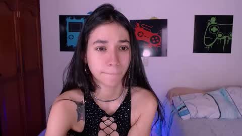 Snapshot of xx_x_mg chatting on December 5, 6:37 pm Jacky online show from December 5, 6:37 pm