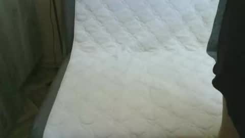 Snapshot of xxalexis chatting on November 1, 8:00 pm HotMomAlex online show from November 1, 8:00 pm