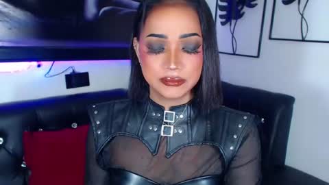 Snapshot of xxasian_goddessxx chatting on July 7, 6:01 pm xxasian_goddessxx online show from July 7, 6:01 pm