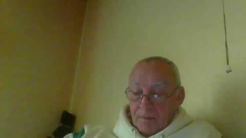 Snapshot of xxdavidxxt chatting on December 16, 10:29 am David online show from December 16, 10:29 am