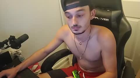Snapshot of xxdreamboyxx0o chatting on July 4, 4:40 am XxDreamBoyxX online show from July 4, 4:40 am