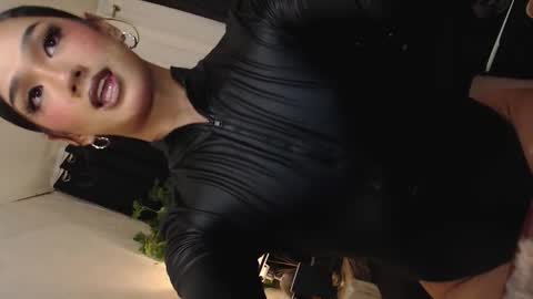 Snapshot of xxgoddessofsatisfactionxx chatting on October 23, 6:28 pm Sophie online show from October 23, 6:28 pm