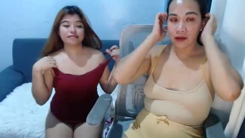 Snapshot of xxhotpinayxx610495 chatting on December 20, 5:25 am Sheyn Coleen online show from December 20, 5:25 am