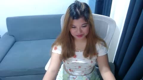 Snapshot of xxhotpinayxx610495 chatting on January 9, 8:13 am Sheyn Coleen online show from January 9, 8:13 am