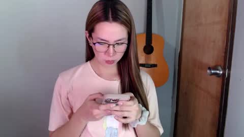 Snapshot of xxinnocentbellaxx chatting on December 11, 10:16 pm Dyanna Zulla online show from December 11, 10:16 pm