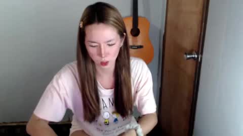 Snapshot of xxinnocentbellaxx chatting on December 16, 1:43 pm Dyanna Zulla online show from December 16, 1:43 pm