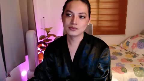 Snapshot of xxjulielovesyouxx chatting on December 17, 7:58 am July online show from December 17, 7:58 am