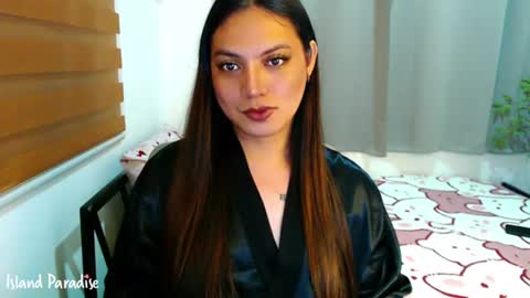 Snapshot of xxjulielovesyouxx chatting on June 22, 12:13 pm July online show from June 22, 12:13 pm