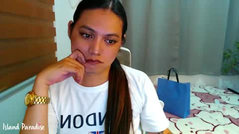 Snapshot of xxjulielovesyouxx chatting on June 26, 6:01 pm July online show from June 26, 6:01 pm